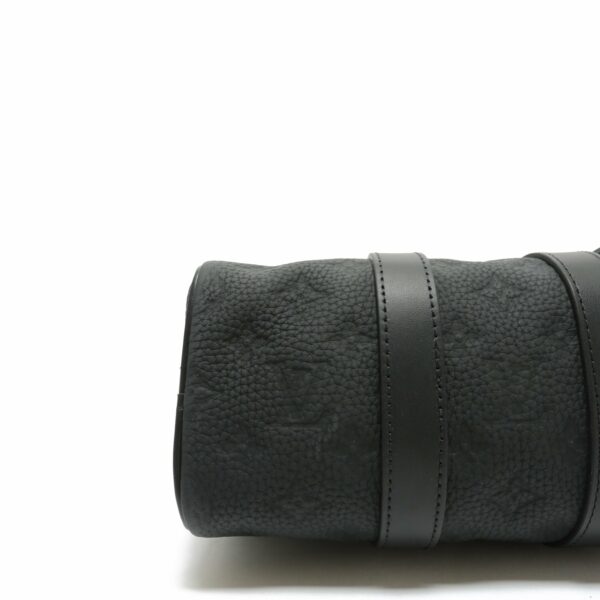 LV Keepall 25 Bandouliere Taurillon Black - Image 7