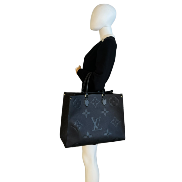 LV Onthego MM Black Monogram Empreinte - Image 2