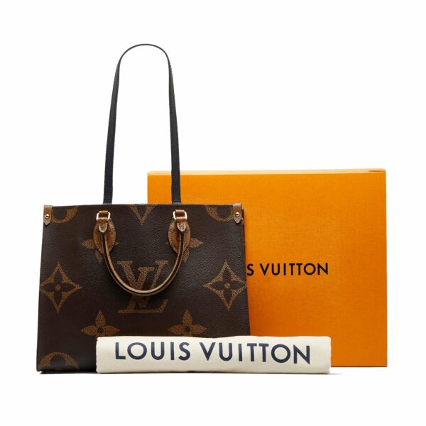 LV Onthego MM Reverse Giant Monogram Canvas - Image 9