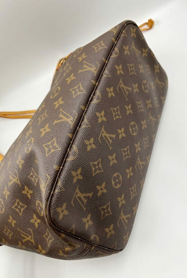 LV Neverfull MM Tote Bag in Brown Monogram Canvas - Image 9