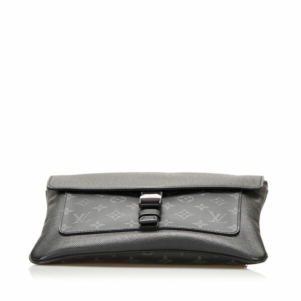 LV Outdoor Flap Messenger Black Taïgarama - Image 4