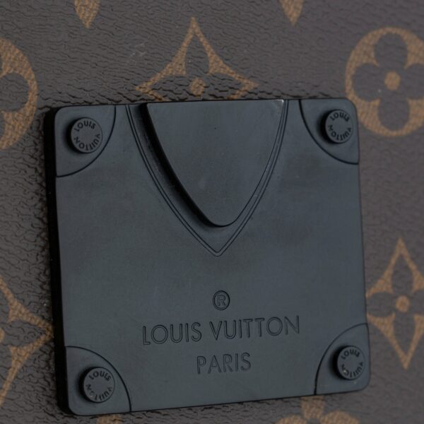 LV Macassar S Lock A4 Monogram Canvas - Image 7