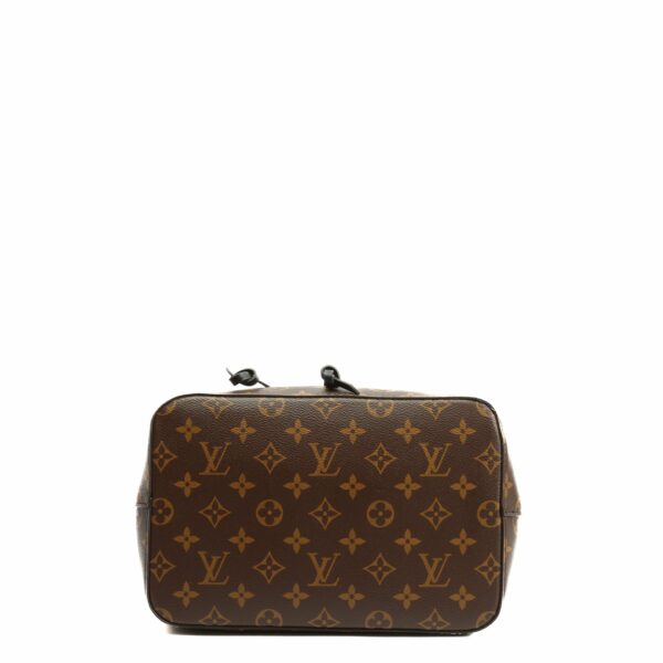 LV NéoNoé MM Monogram w/Blk Trim - Image 7