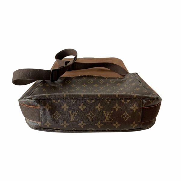 LV Monogram Messenger Beaubourg MM - Image 5