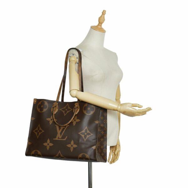 LV Onthego GM Giant Monogram Canvas - Image 5