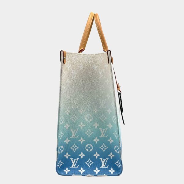 LV Giant 'By the Pool' Onthego GM - Image 3