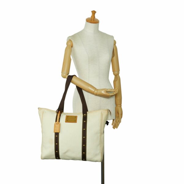 White LV Antigua Cabas GM Tote Bag - Image 12