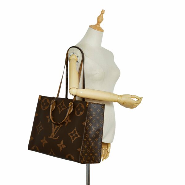 LV Onthego GM Giant Monogram Canvas - Image 5