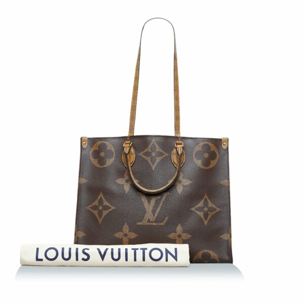 LV Onthego GM Giant Monogram Canvas - Image 10