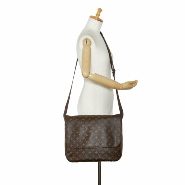 LV Beaubourg MM Monogram Canvas - Image 5