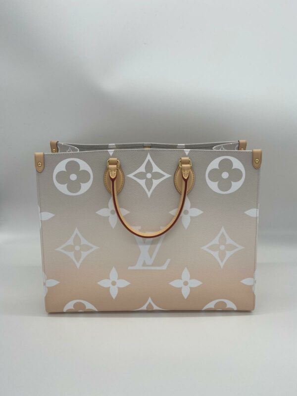 LV On The Go Cream GM - Image 3