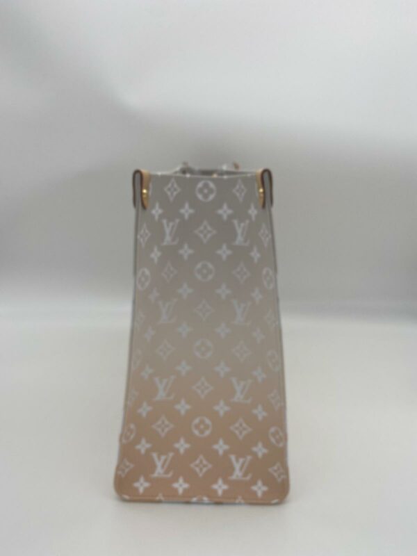 LV On The Go Cream GM - Image 2