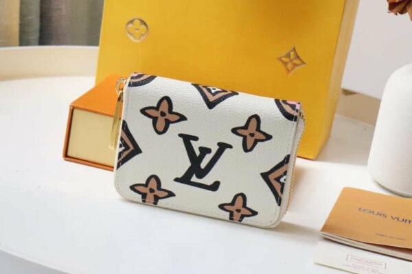 LV zippy coin purse - Image 7