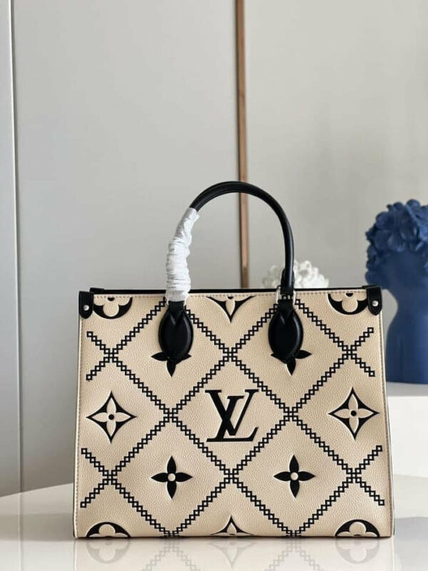 LV OnTheGo MM Bag - Image 3