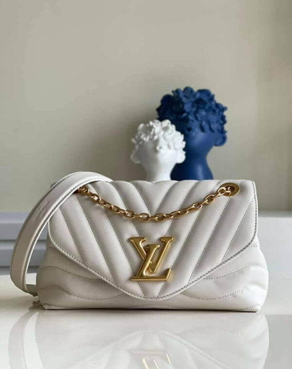 LV New Wave Chain Bag - Image 5