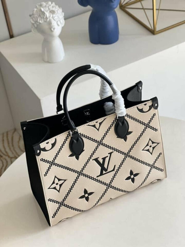 LV OnTheGo MM Bag - Image 4