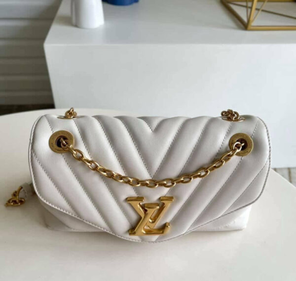 LV New Wave Chain Bag - Image 9