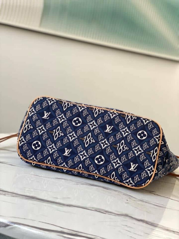 LV Neverfull MM Bag - Image 4