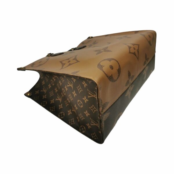 LV Onthego GM Giant Monogram Canvas - Image 6