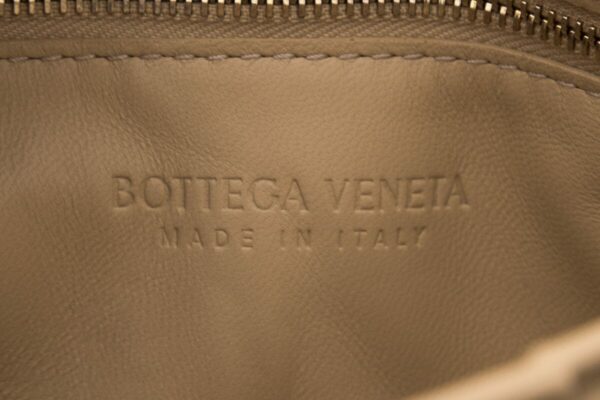 Bottega Veneta Nude Cassette Handbag - Image 7