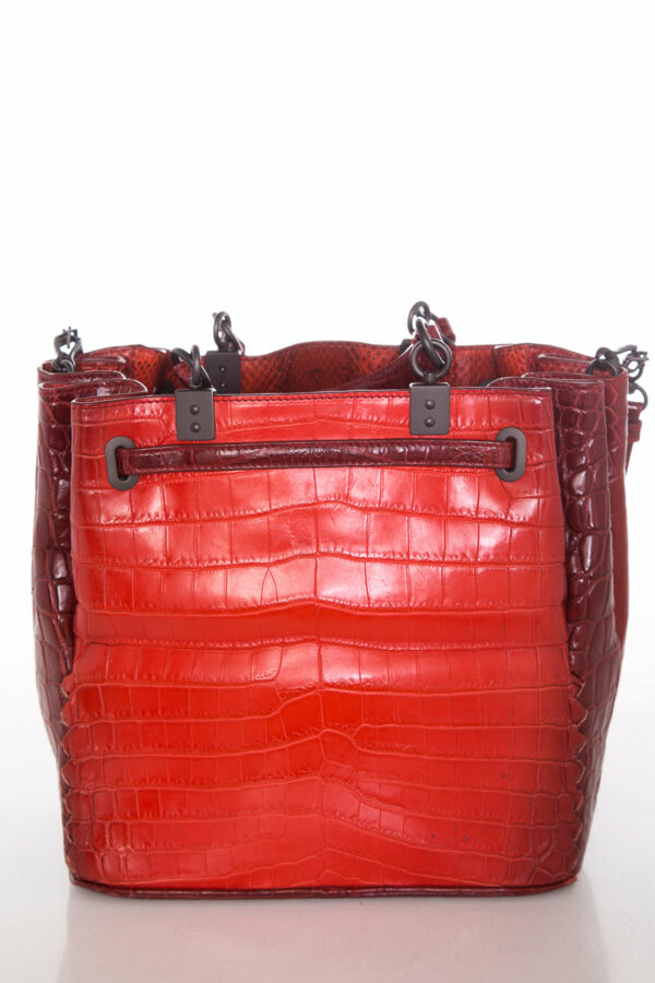 Bottega Veneta Red Vesuvio Croc Bucket Shoulder Bag - Image 4