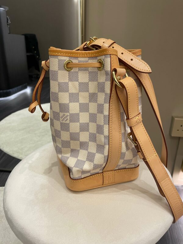 LV Noe BB Damier Azure - Image 4