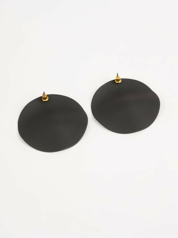 Wavy Circle Earrings - Image 3