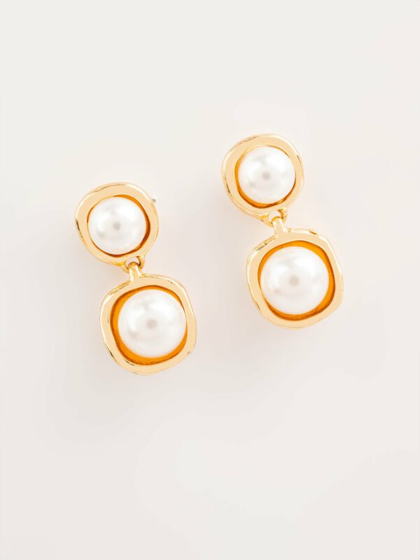 Dangling Pearl Earrings