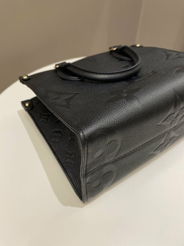 LV OnTheGo PM Black Empreinte - Image 10