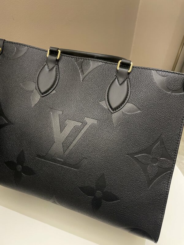 LV OnTheGo MM Black Empreinte - Image 2