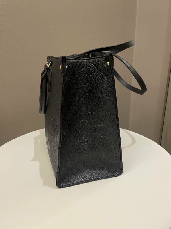 LV OnTheGo MM Black Empreinte - Image 7