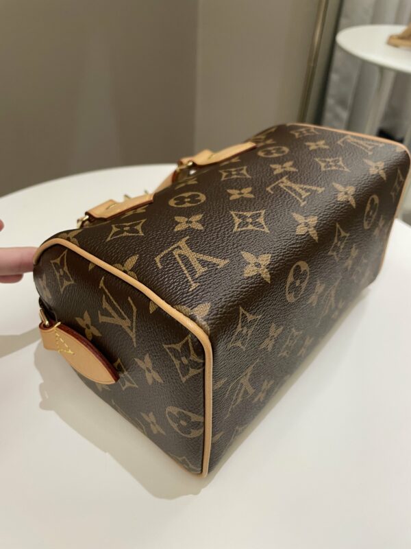 LV Speedy 20 Classic Monogram - Image 12