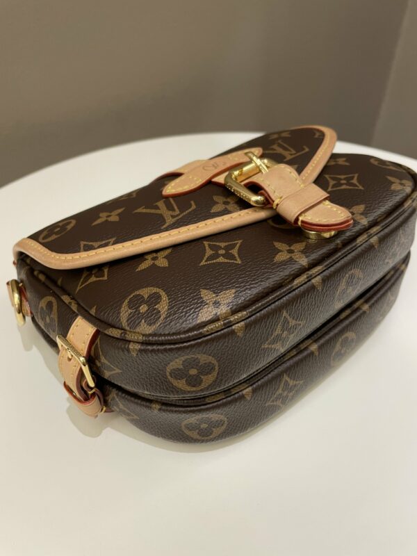 LV Saumur BB Monogram - Image 9