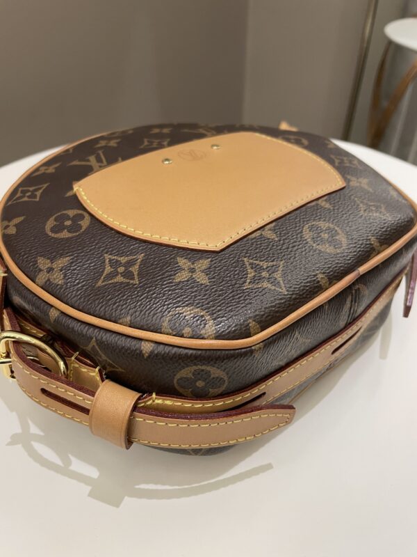 LV Boite Chapeau Souple Classic Monogram - Image 11