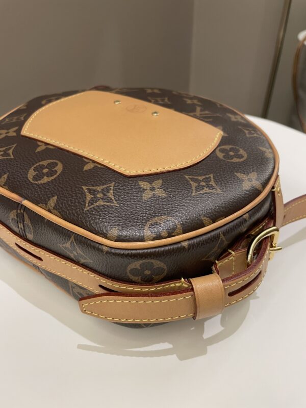 LV Boite Chapeau Souple Classic Monogram - Image 10