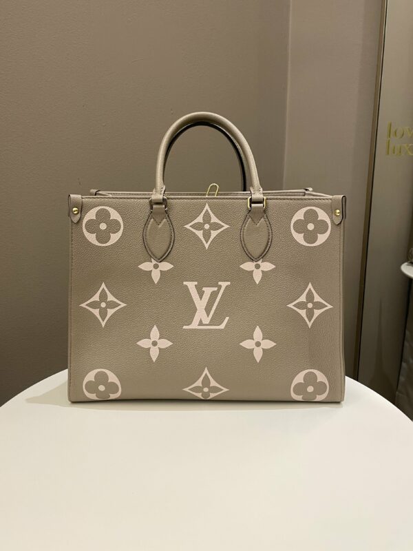 LV OnTheGo MM Tourterelle / Crème