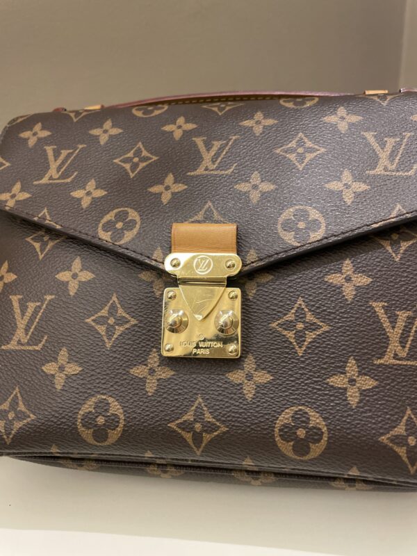 LV Pochette Metis Classic Monogram - Image 2