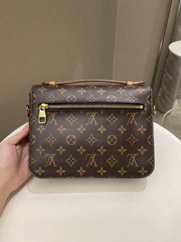 LV Pochette Metis Classic Monogram - Image 4