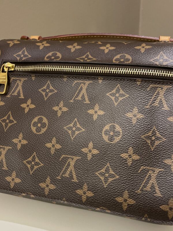 LV Pochette Metis Classic Monogram - Image 6