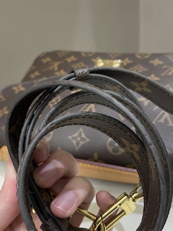 LV Pochette Metis Classic Monogram - Image 20