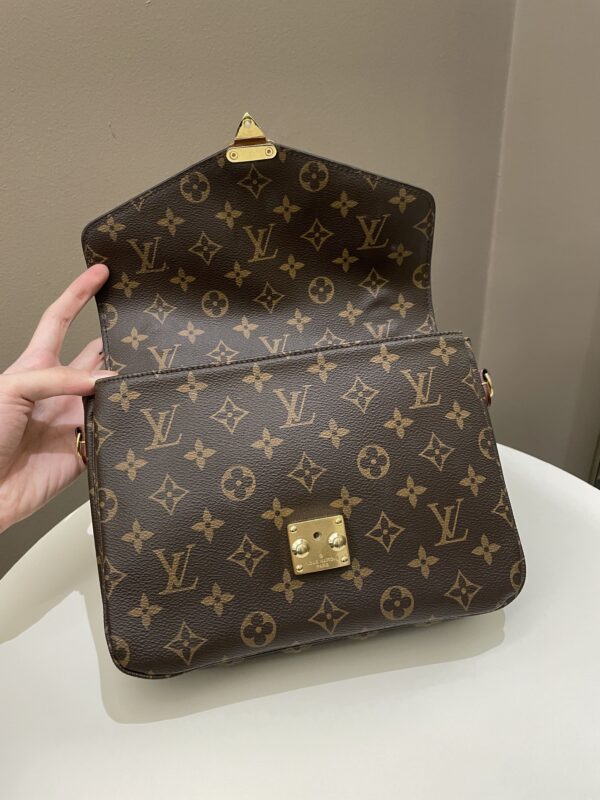 LV Pochette Metis Classic Monogram - Image 14