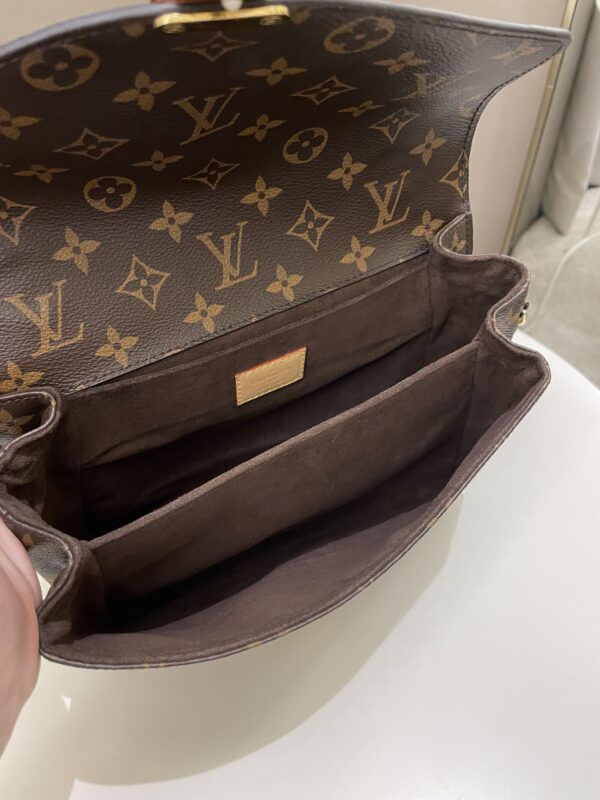 LV Pochette Metis Classic Monogram - Image 16