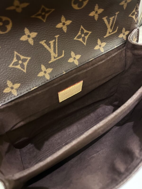 LV Pochette Metis Classic Monogram - Image 17