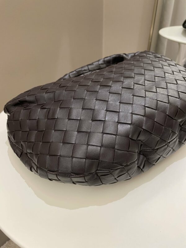 Bottega Veneta Jodie Shoulder Bag Potion Dark Ebene Leather - Image 6