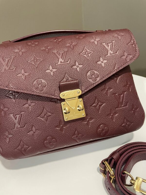 LV Pochette Metis Wine Empreinte