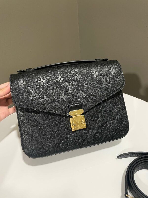 LV Pochette Metis Black Empreinte