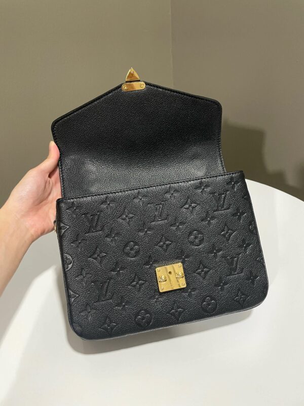 LV Pochette Metis Black Empreinte - Image 12