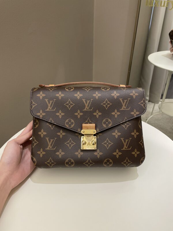 LV Pochette Metis Classic Monogram - Image 2