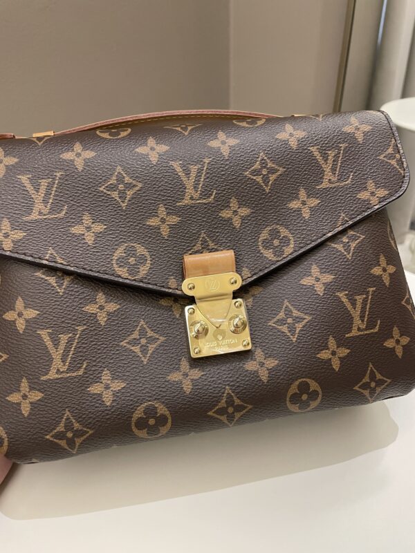 LV Pochette Metis Classic Monogram