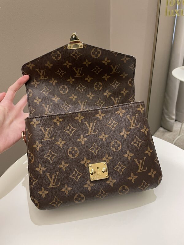 LV Pochette Metis Classic Monogram - Image 12